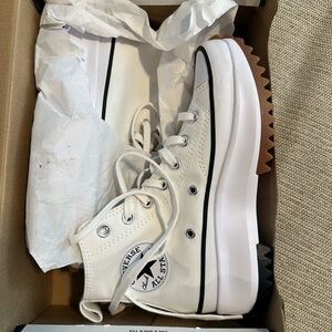 Converse Run Star Hike Hi
Women’s size 6
